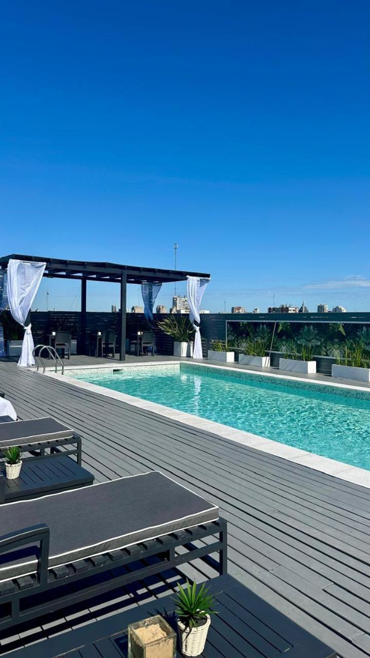 Broadway Hotel & Suites