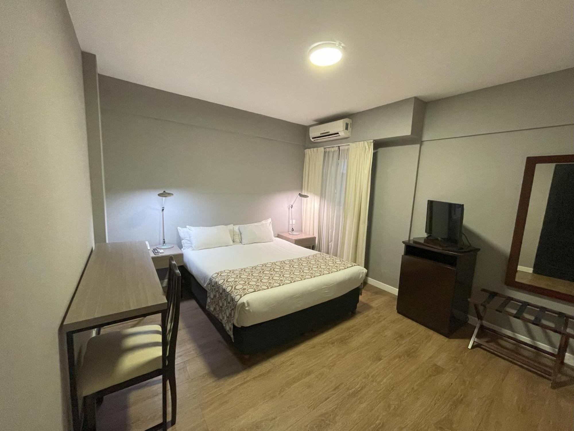 Hotel 8 De Octubre